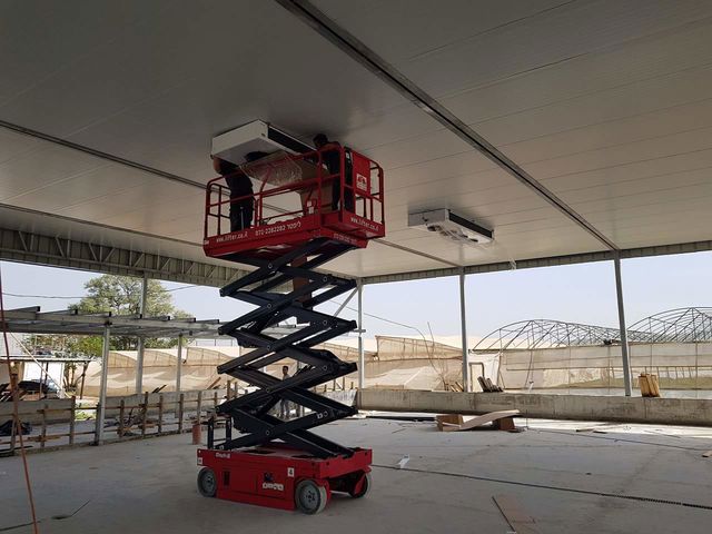 ליפטר בשטח: פתרונות שינוע והרמה מותאמים אישית לפרויקטים הנדסיים